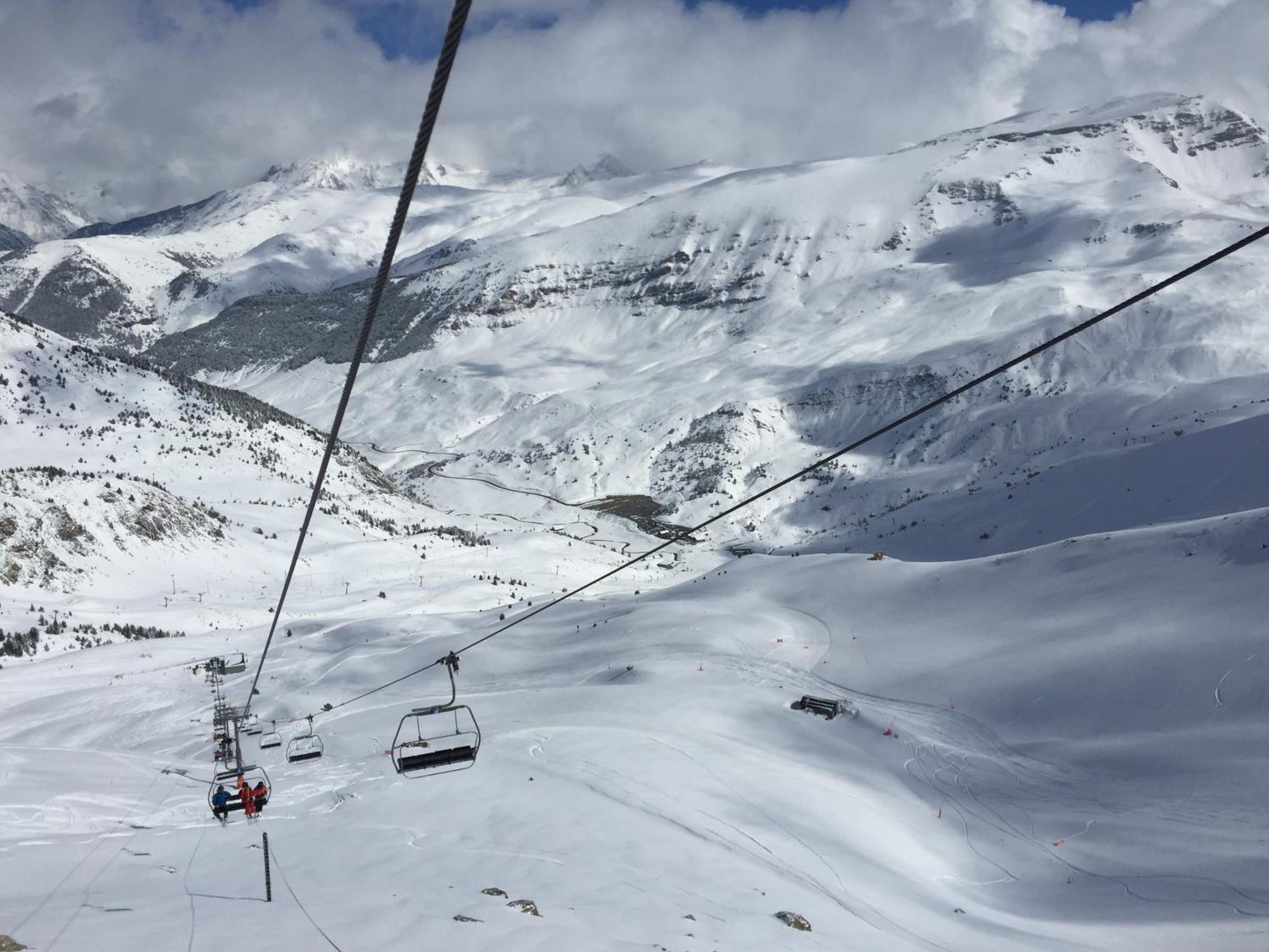 Apartamentos Snoe Edelweiss Cerler Buitenkant foto